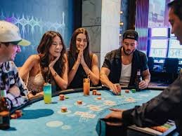Pemain menikmati berbagai pilihan slot games di dewidewitoto melalui perangkat tablet